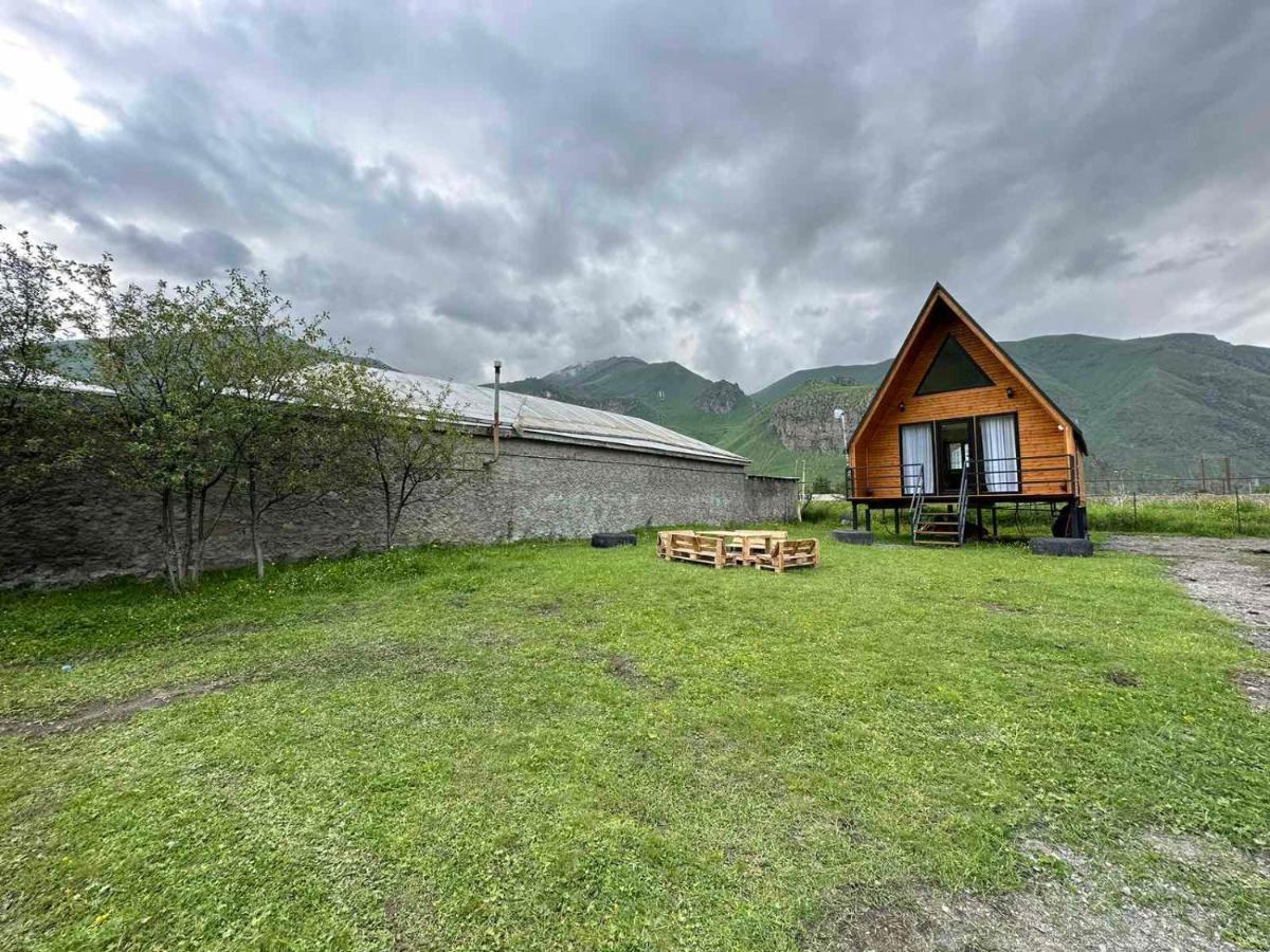 Thomas' Hut Apartment Казбеги Екстериор снимка